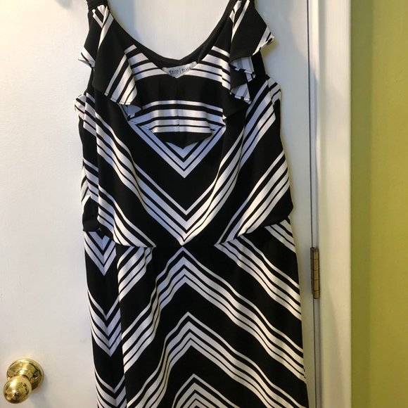 NWT Black House White Market Chevron Dress - Picture 6 of 7